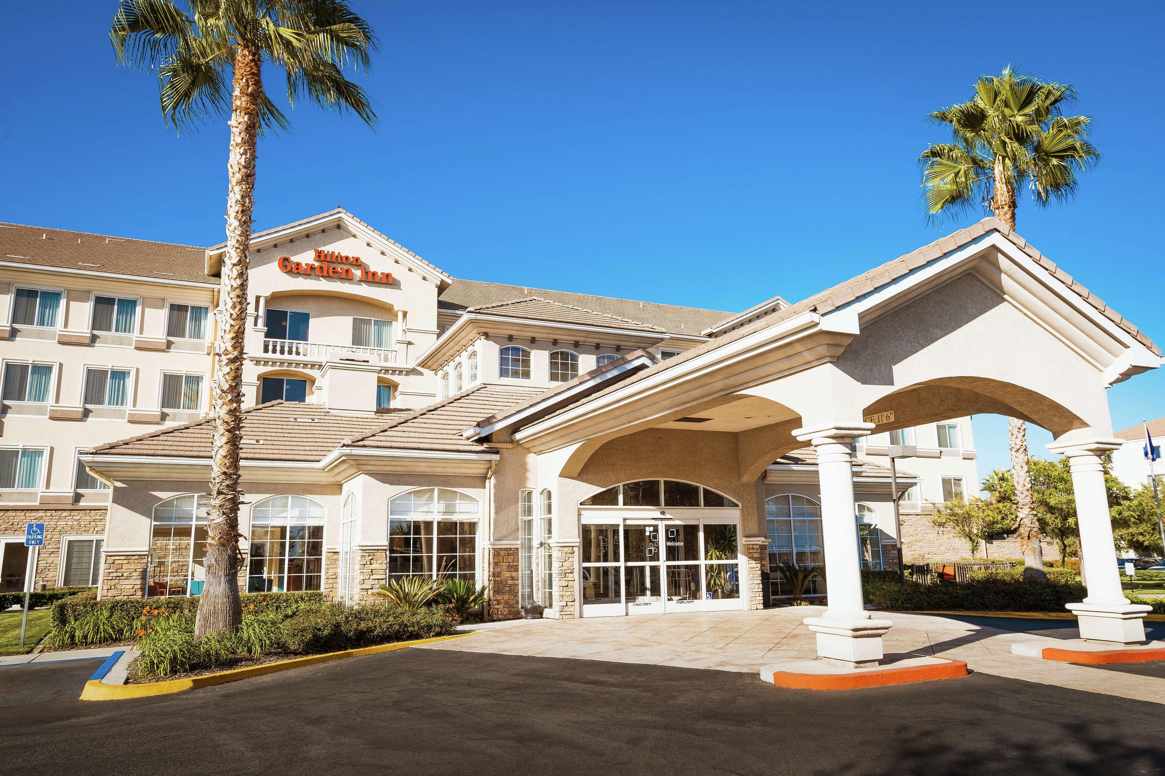 Hilton Garden Inn Ontario Rancho Cucamonga Exterior foto